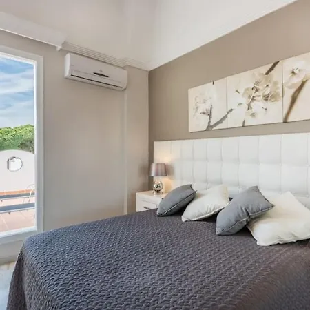 Nyaraló Sea View In *