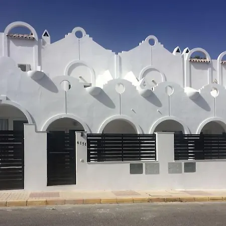 Semesterbostad Sea View In *