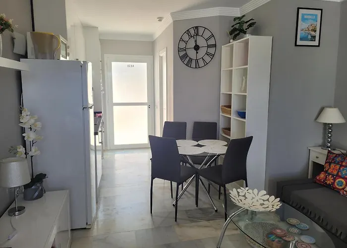 بيت للعطل Sea View In *